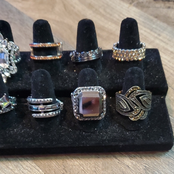 Elegant Assorted Rings Set - Picture 2 of 4